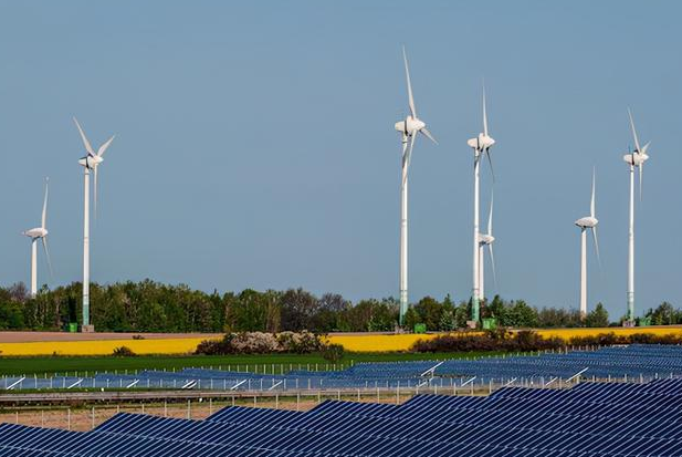 風(fēng)機(jī)并網(wǎng)逆變器用于風(fēng)力發(fā)電和太陽(yáng)能發(fā)電